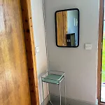 Newly Refurbished Bespoke Self-catering Lägenhet *