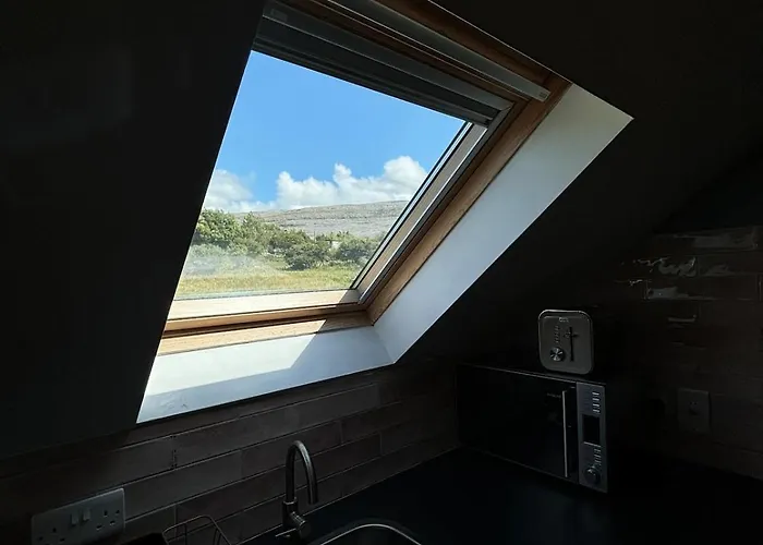 Апартаменты Newly Refurbished Bespoke Self-catering