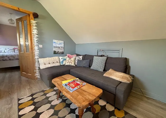 Newly Refurbished Bespoke Self-catering * Балливон