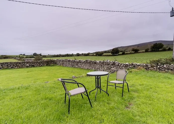 Newly Refurbished Bespoke Self-catering 公寓 *