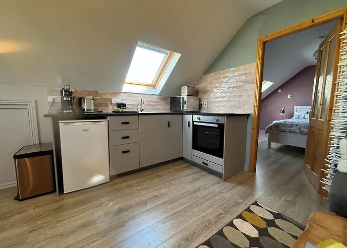 Апартаменты Newly Refurbished Bespoke Self-catering Балливон